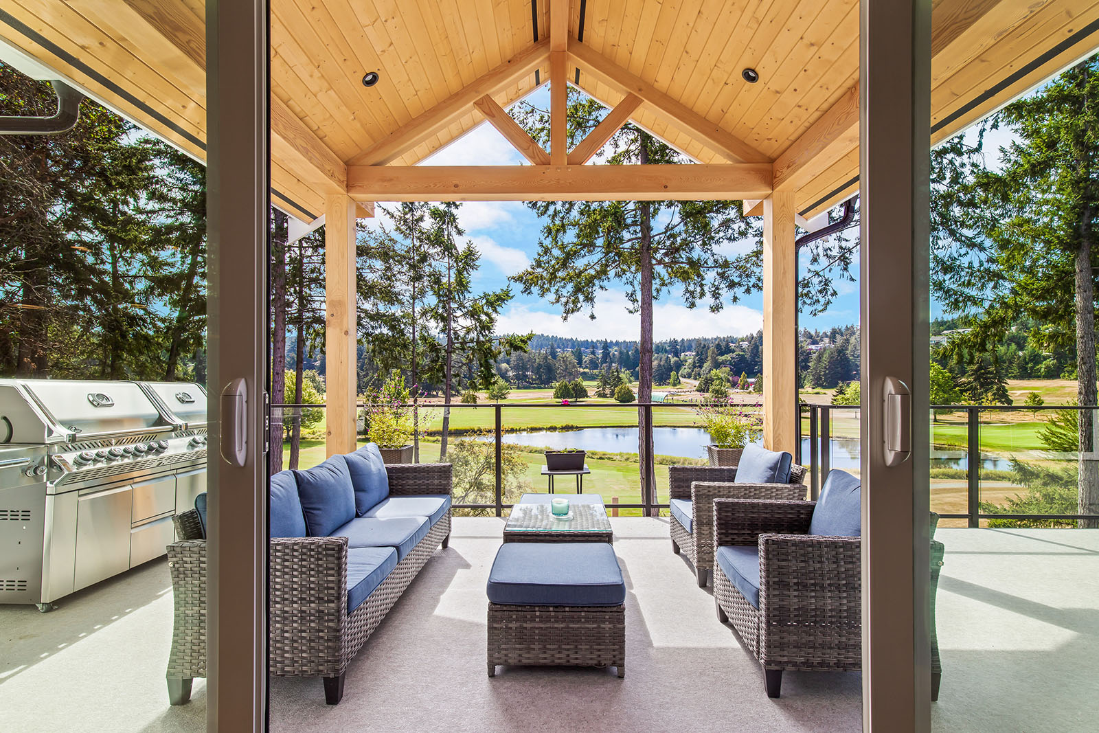 House interior for 2255 Foxrun