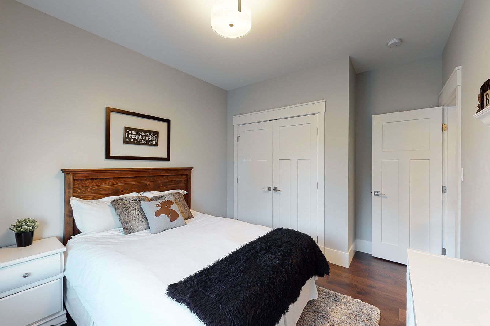 House interior from 3323 Henley