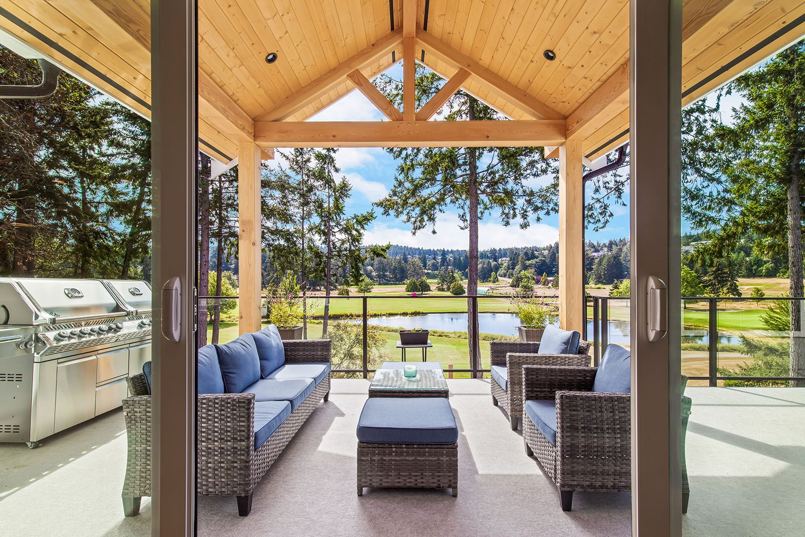 House interior for 2255 Foxrun