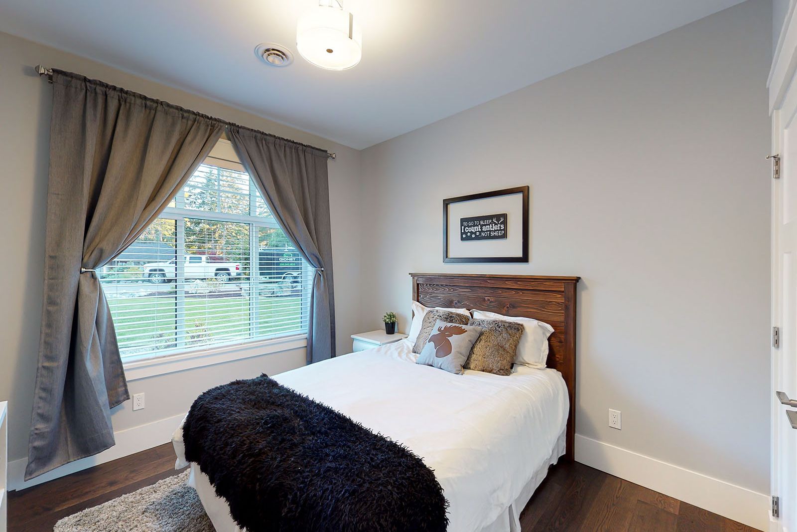 House interior from 3323 Henley