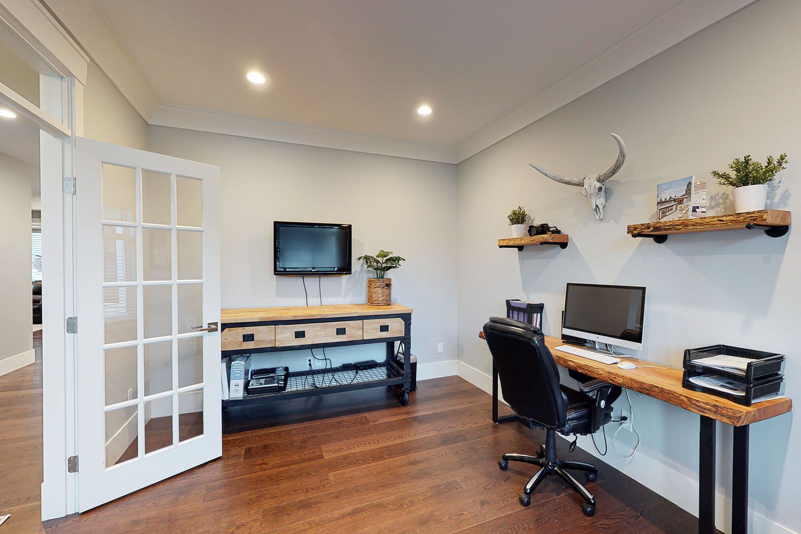 House interior from 3323 Henley