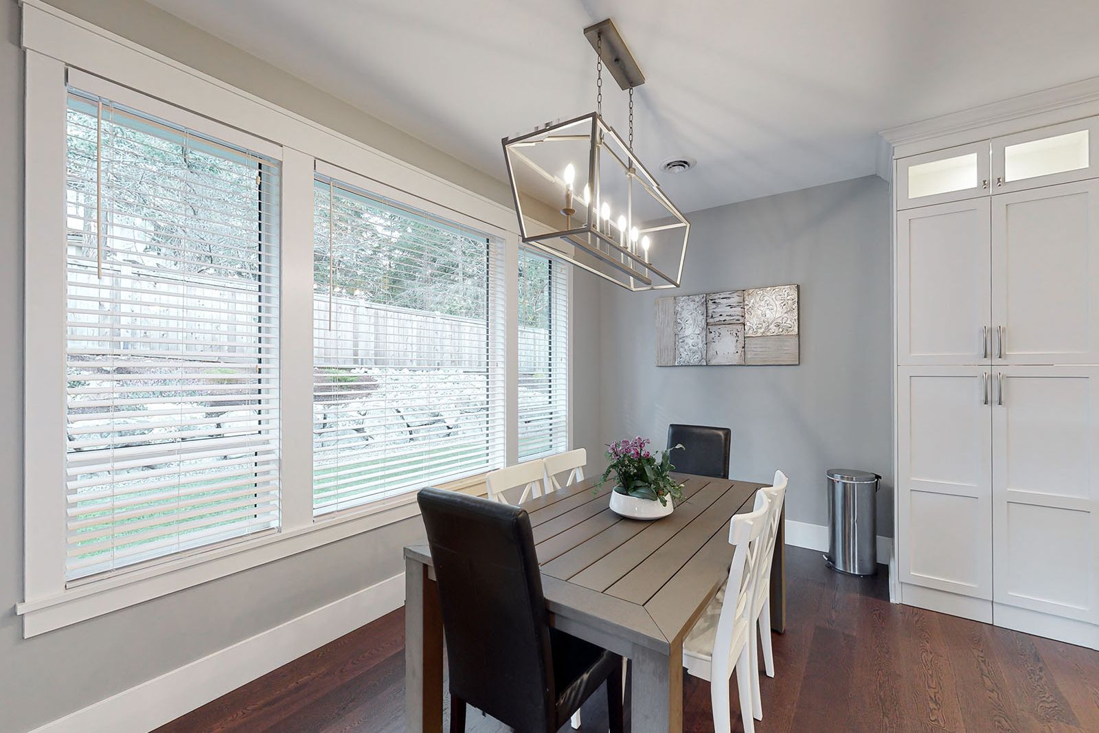 House interior from 3323 Henley