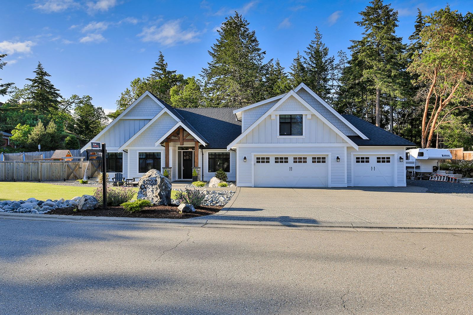 House exterior from 3323 Henley
