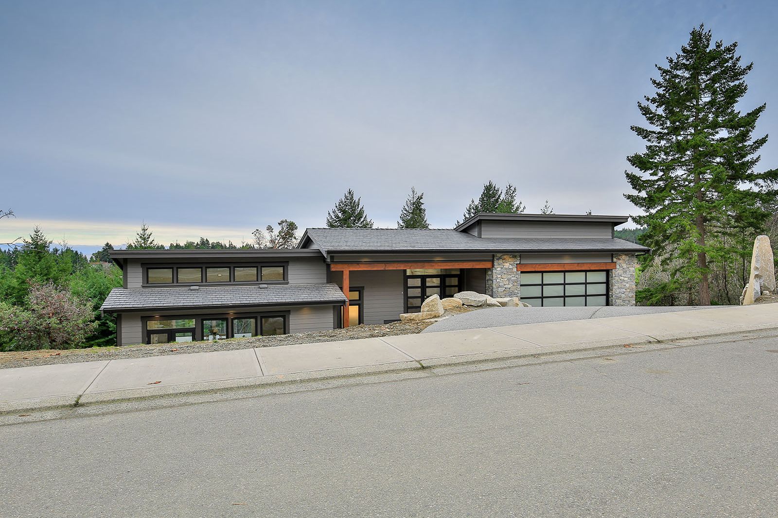 A house exterior for 3579 Collingwood Drive