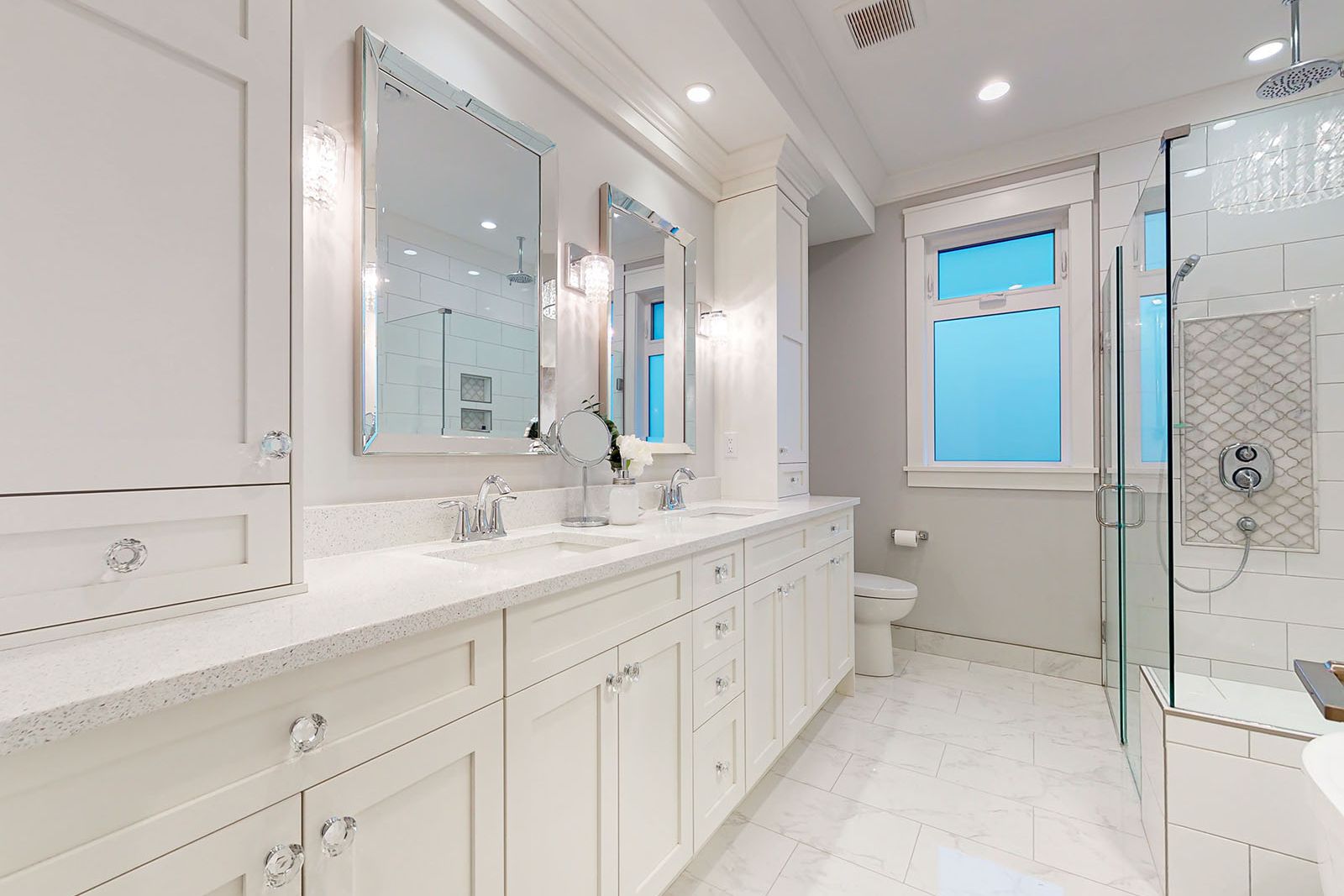 House interior from 3323 Henley