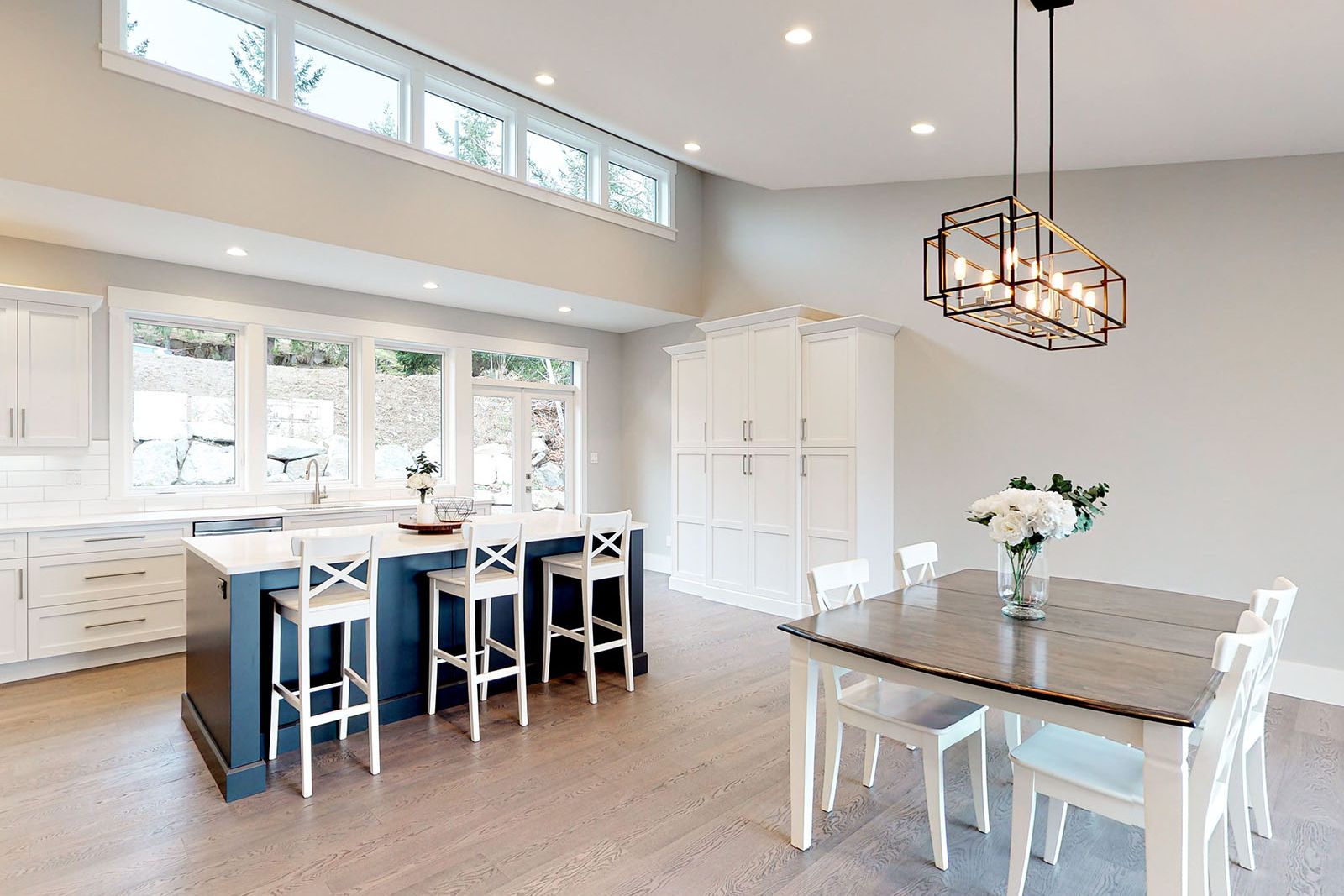 A house interior for 3579 Collingwood Drive