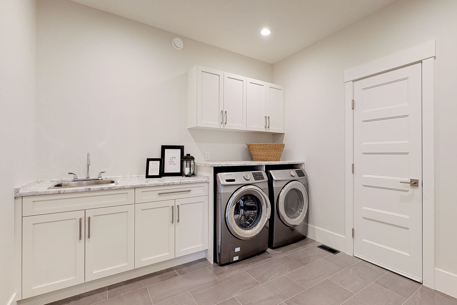 A house interior for 3579 Collingwood Drive