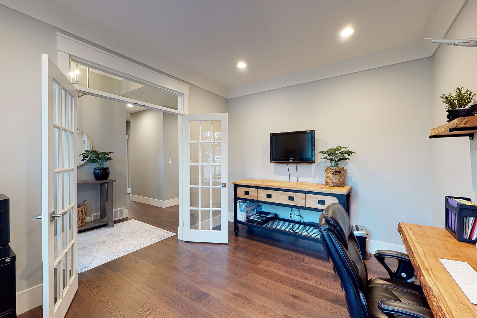 House interior from 3323 Henley