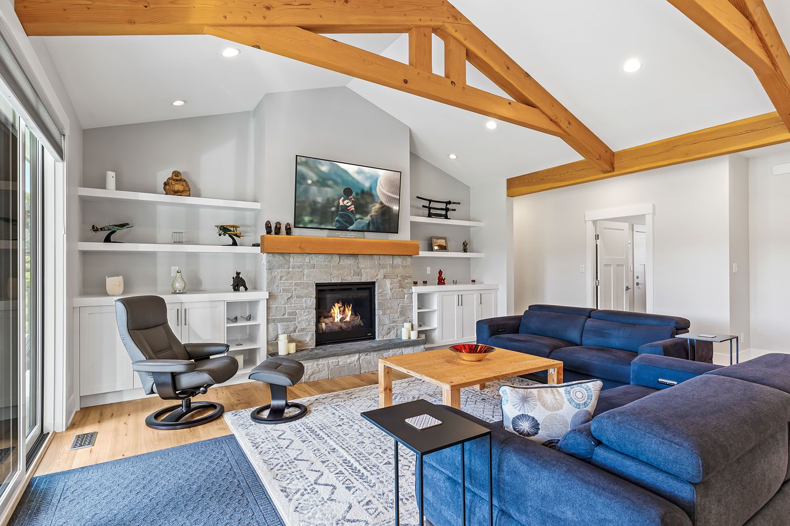 House interior for 2255 Foxrun